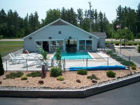 Sunrise Beach Motel Mackinaw City Εξωτερικό φωτογραφία
