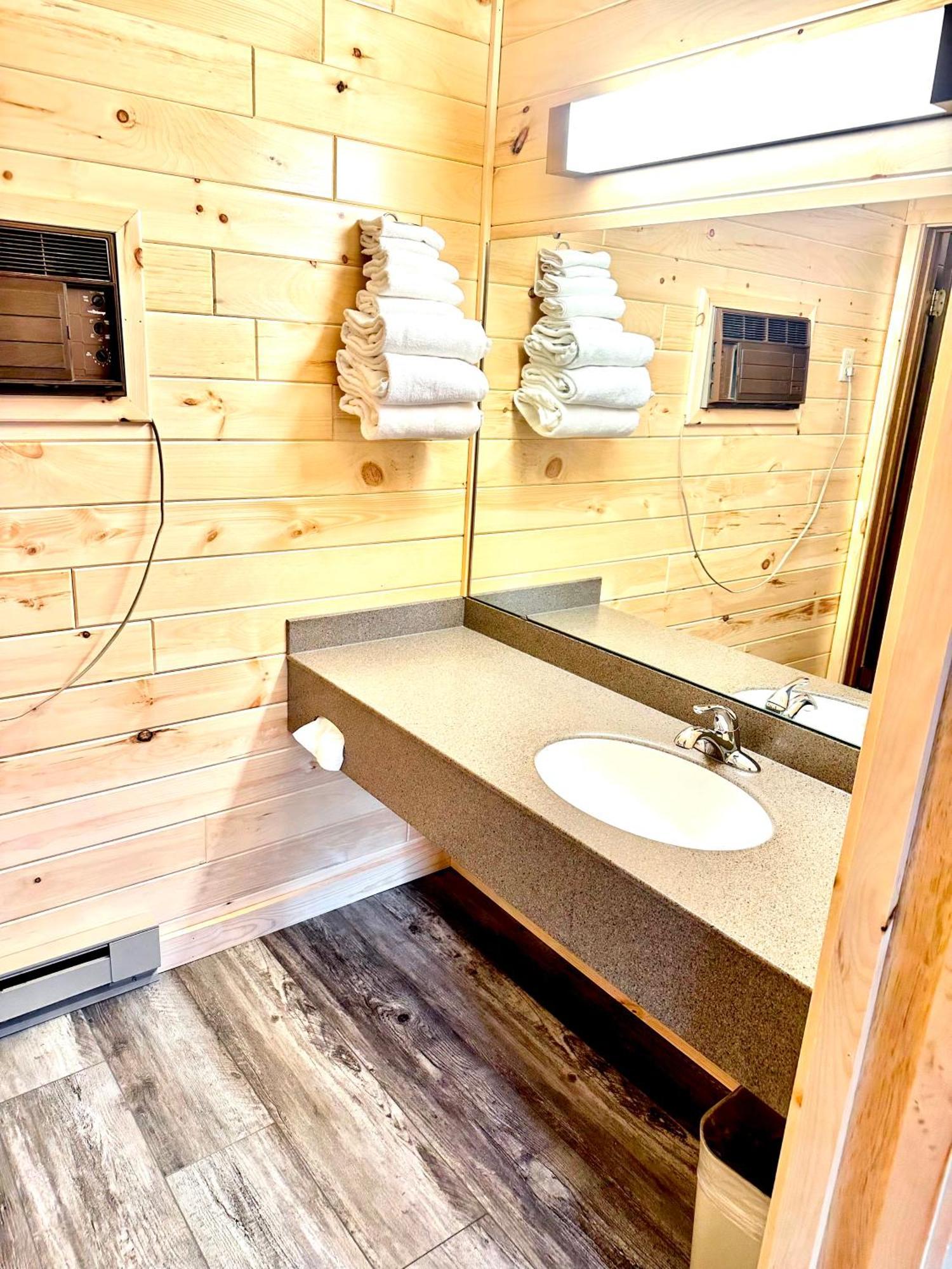 Sunrise Beach Motel Mackinaw City Εξωτερικό φωτογραφία