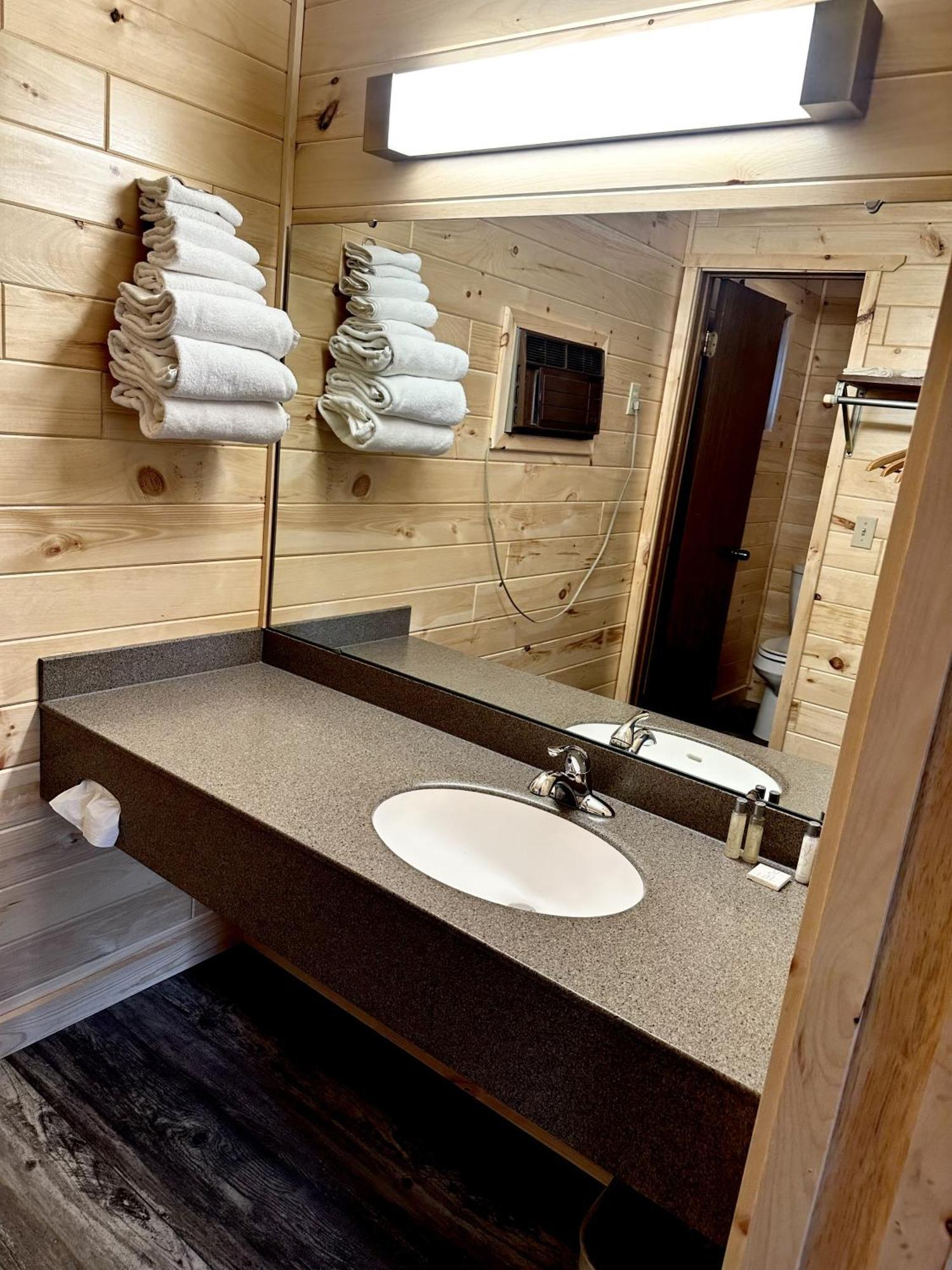 Sunrise Beach Motel Mackinaw City Εξωτερικό φωτογραφία