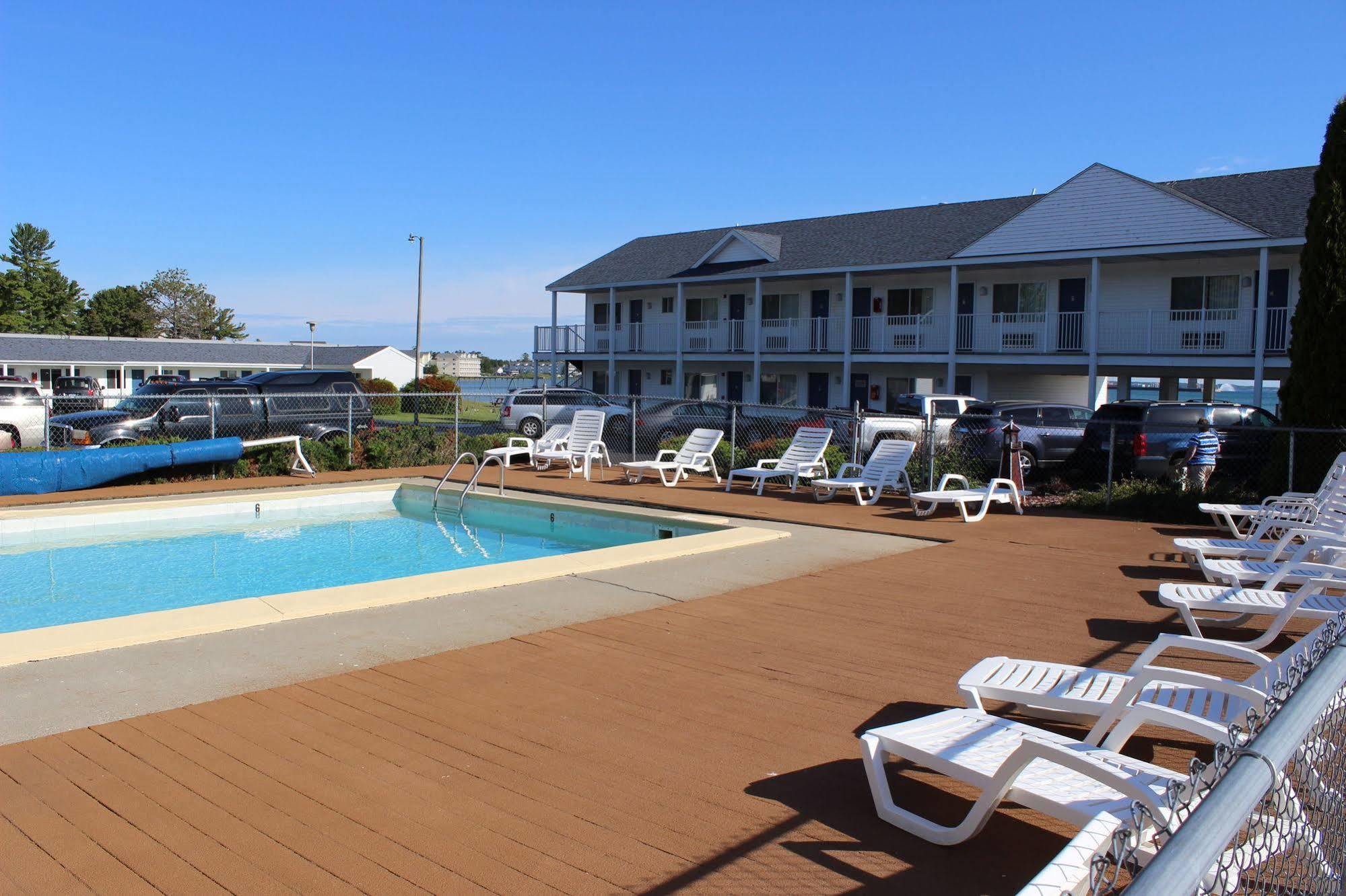 Sunrise Beach Motel Mackinaw City Εξωτερικό φωτογραφία