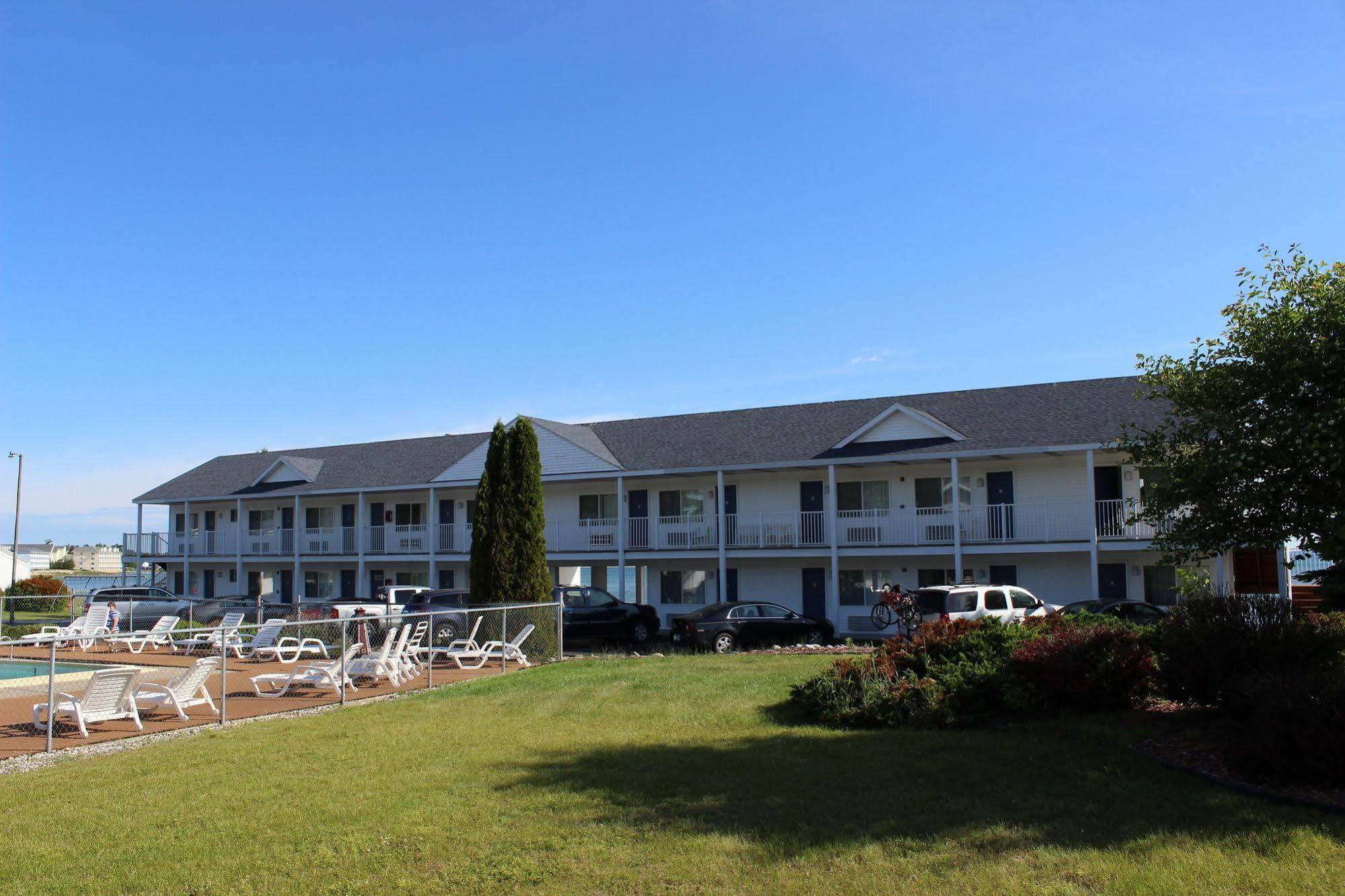 Sunrise Beach Motel Mackinaw City Εξωτερικό φωτογραφία