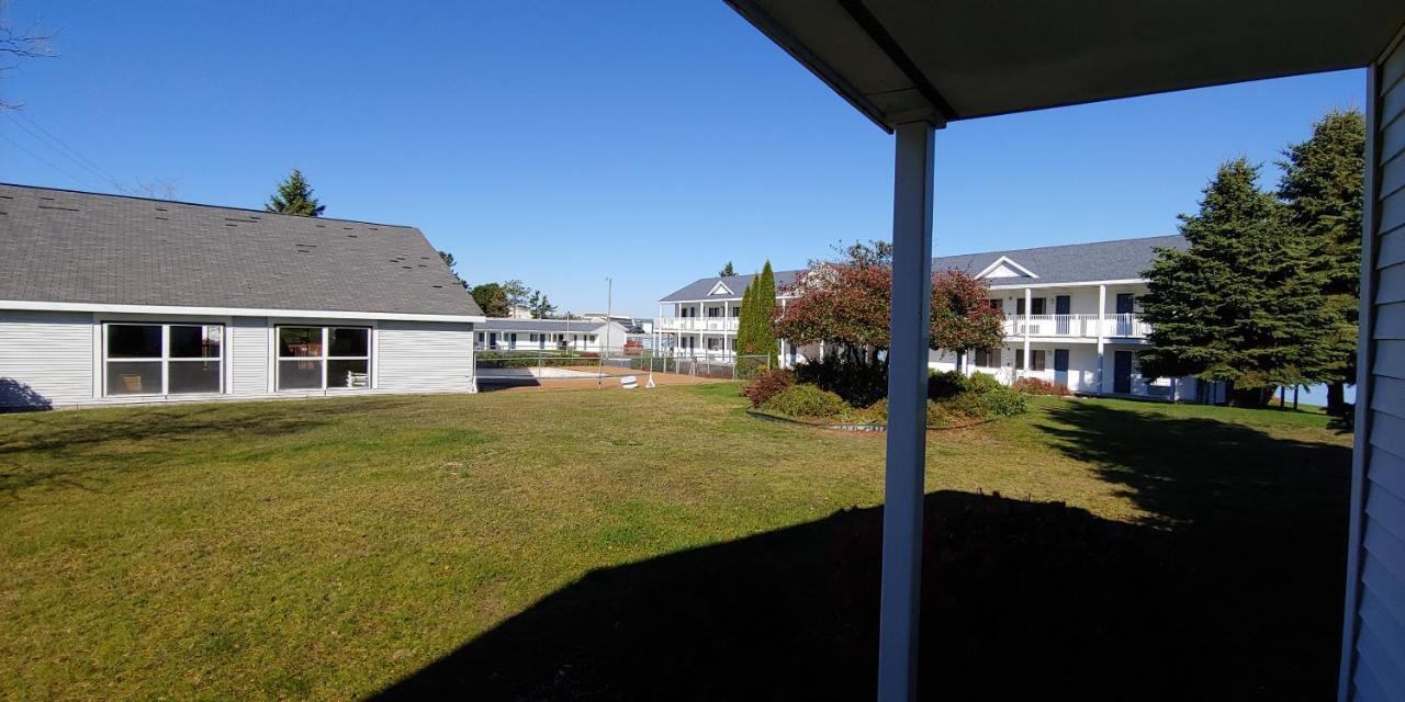 Sunrise Beach Motel Mackinaw City Εξωτερικό φωτογραφία